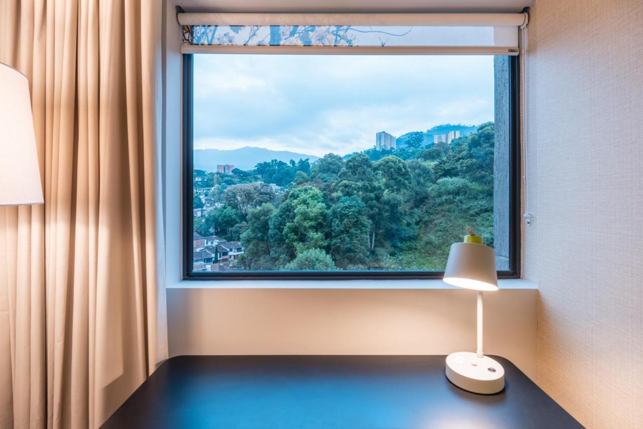 Hotel Fairfield By Marriott Medellin Sabaneta à Itagüí Extérieur photo