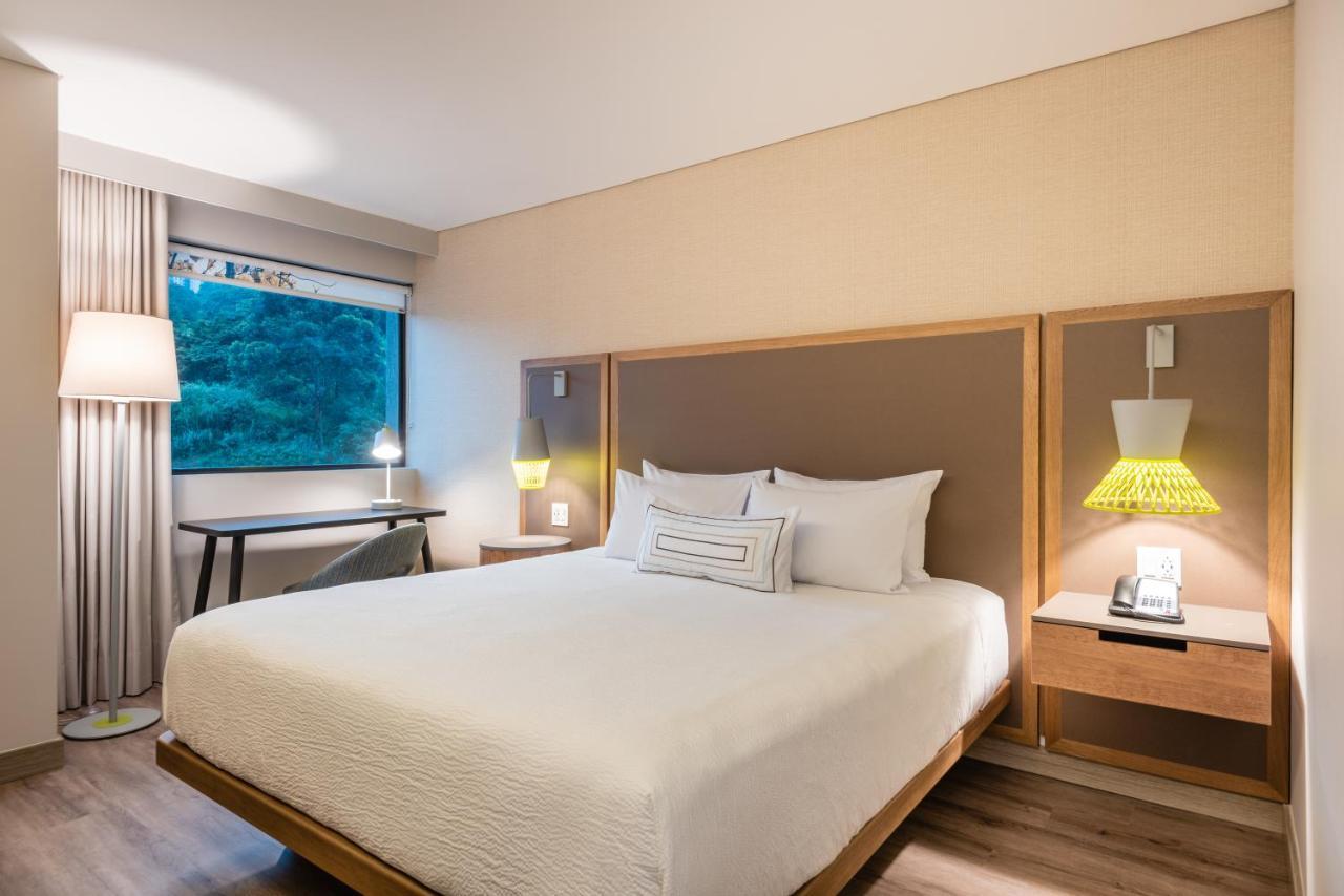 Hotel Fairfield By Marriott Medellin Sabaneta à Itagüí Extérieur photo