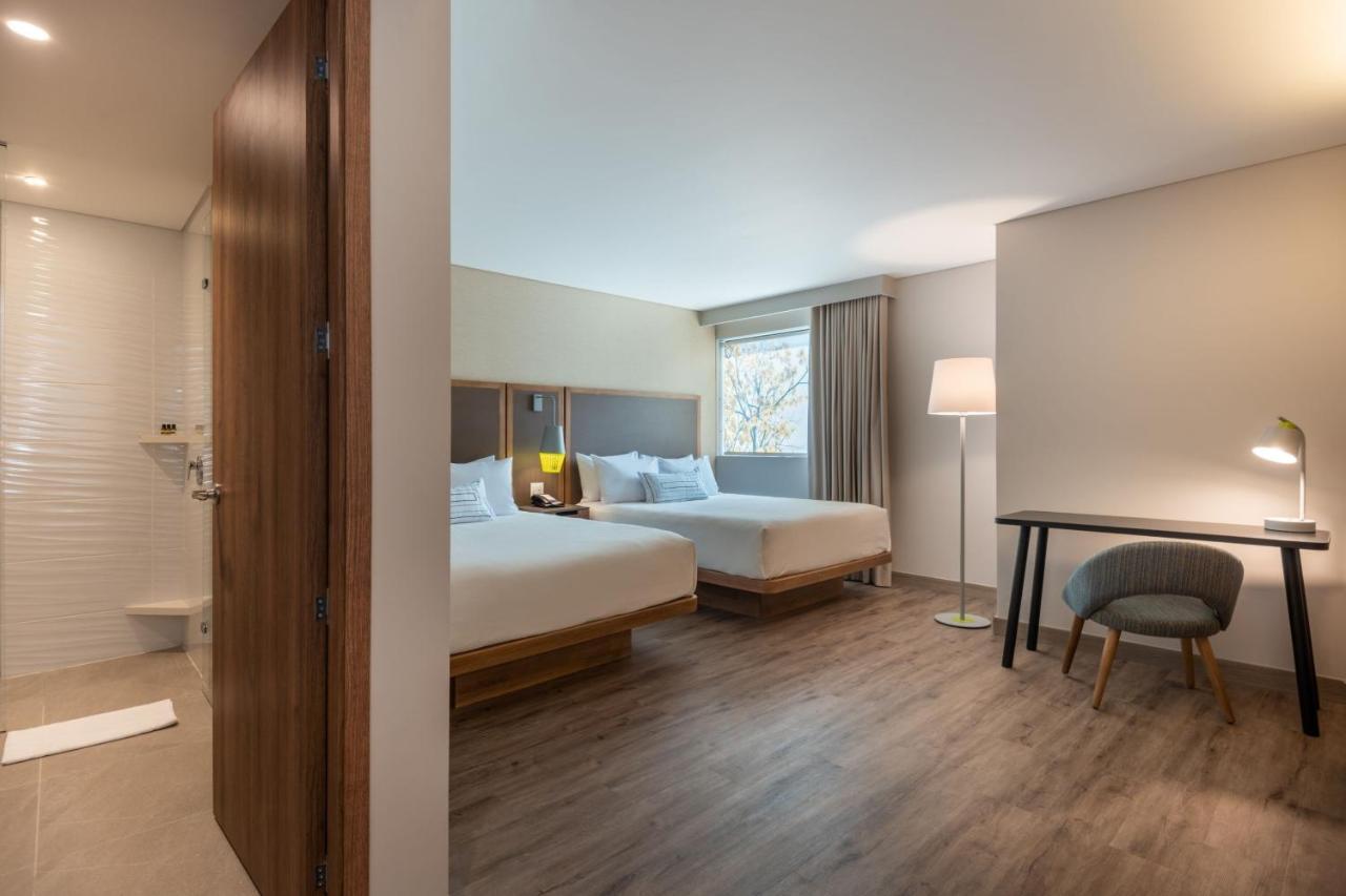 Hotel Fairfield By Marriott Medellin Sabaneta à Itagüí Extérieur photo