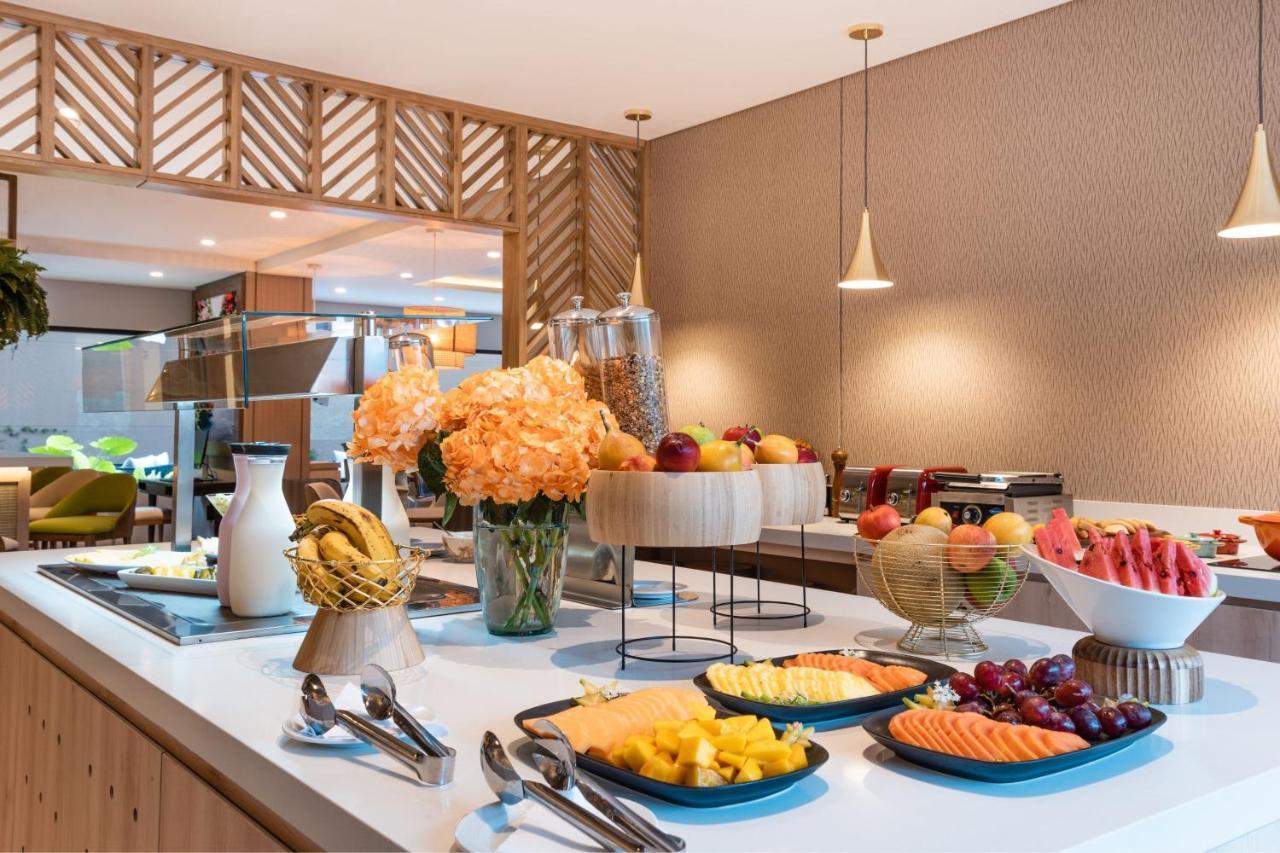Hotel Fairfield By Marriott Medellin Sabaneta à Itagüí Extérieur photo