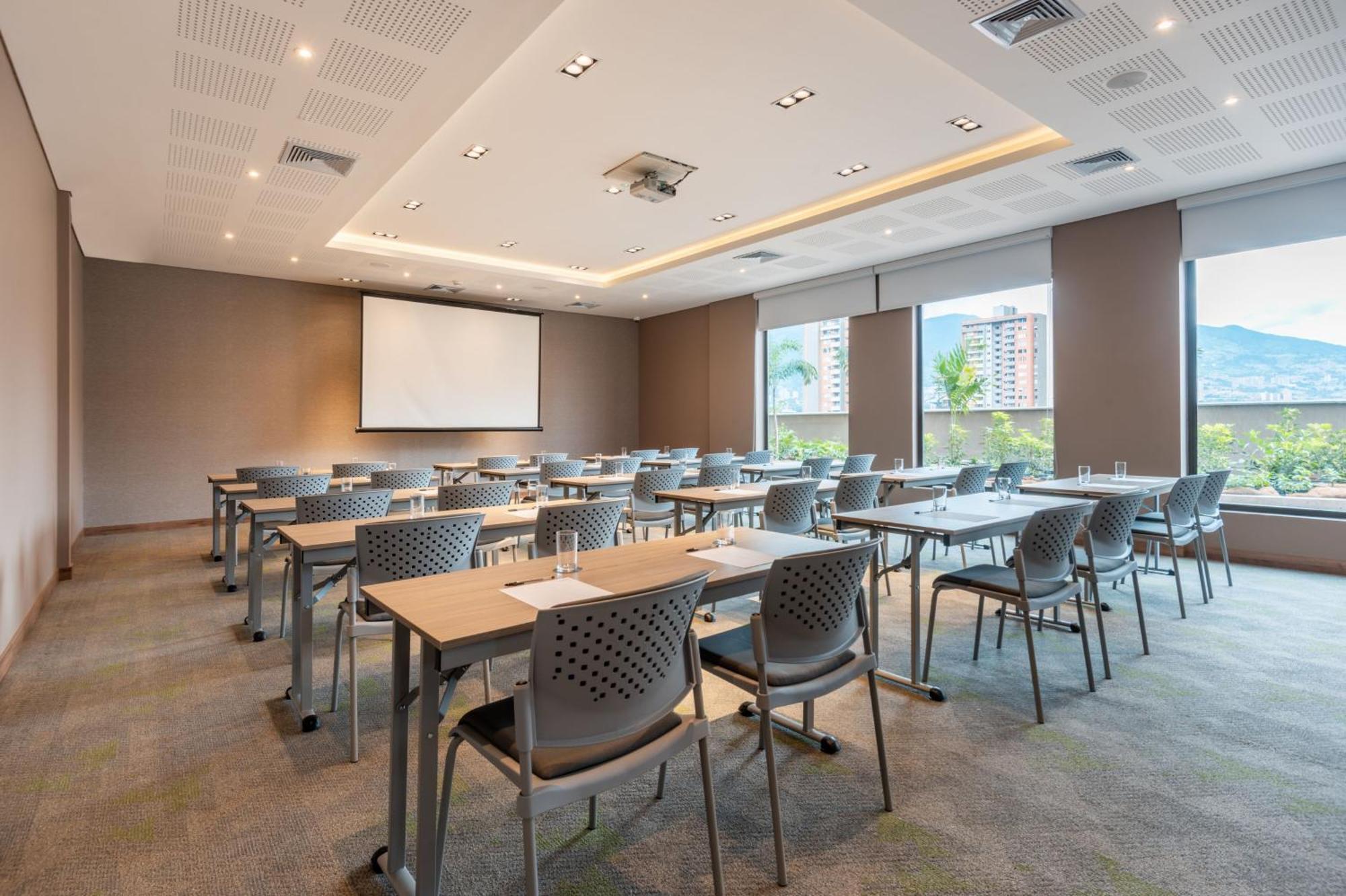 Hotel Fairfield By Marriott Medellin Sabaneta à Itagüí Extérieur photo
